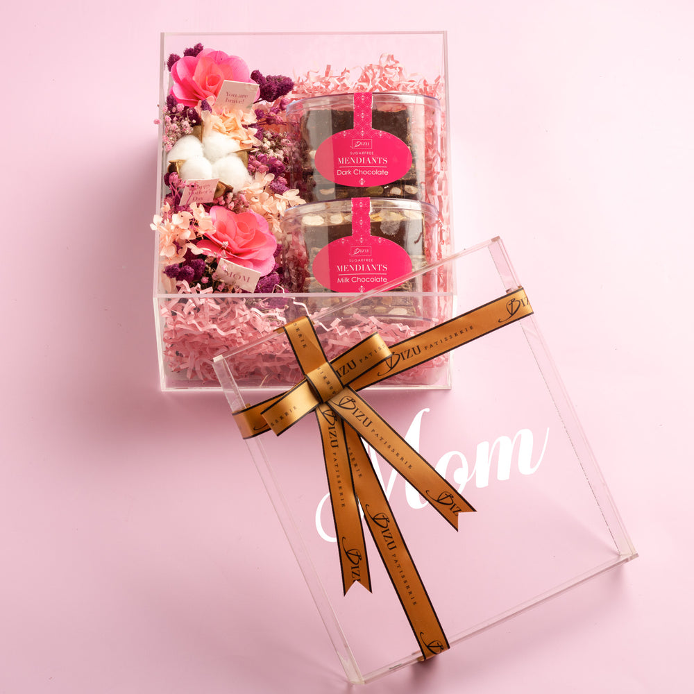 Bespoke Exquisite Gift Set with Forever Flowers
