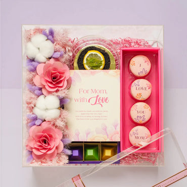 Bespoke Grandeur Gift Set with Forever Flowers