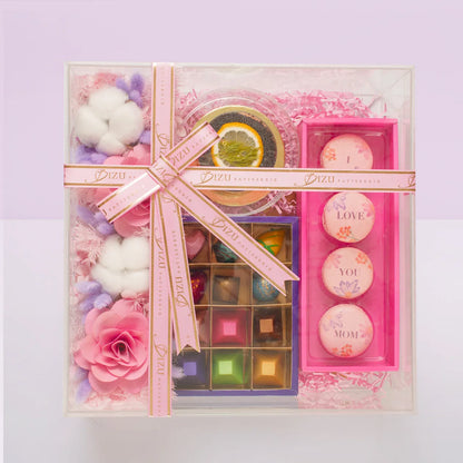 Bespoke Grandeur Gift Set with Forever Flowers