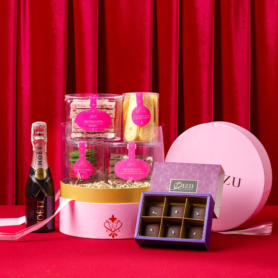 Santa’s Festive Treasures Gift Box