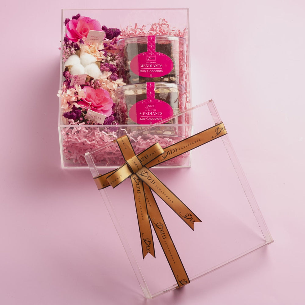 
                
                    Load and play video in Gallery viewer, Bespoke Exquisite Gift Set with Forever Flowers
                
            