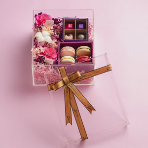 
                
                    Load and play video in Gallery viewer, Bespoke Delightful Gift Set with Forever Flowers
                
            